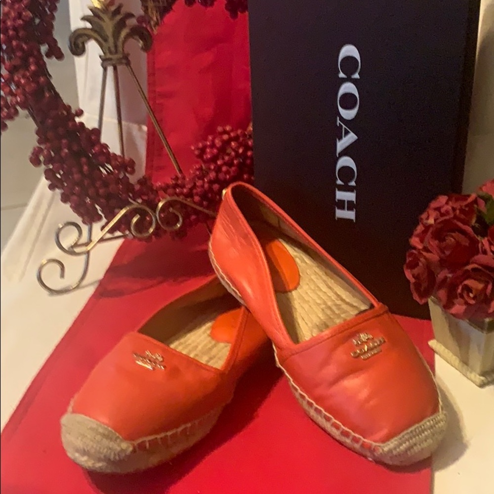 🤩🥰 Coach leather orange espadrilles size 6B
